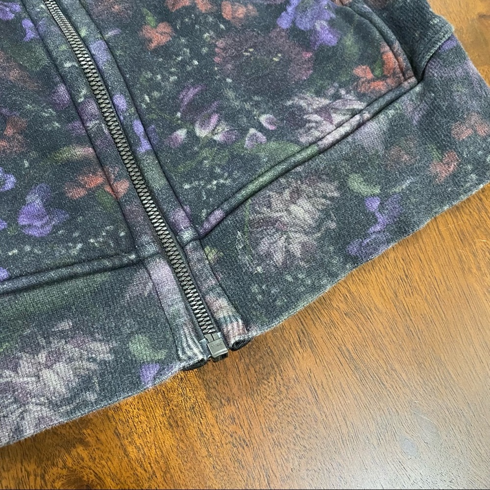 Lululemon Jacket - Picture 8 of 12